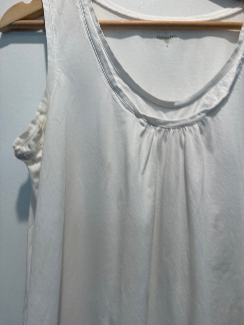 Garnet Hill White Scoop Neck Sleeveless Tank - Picture 4 of 13